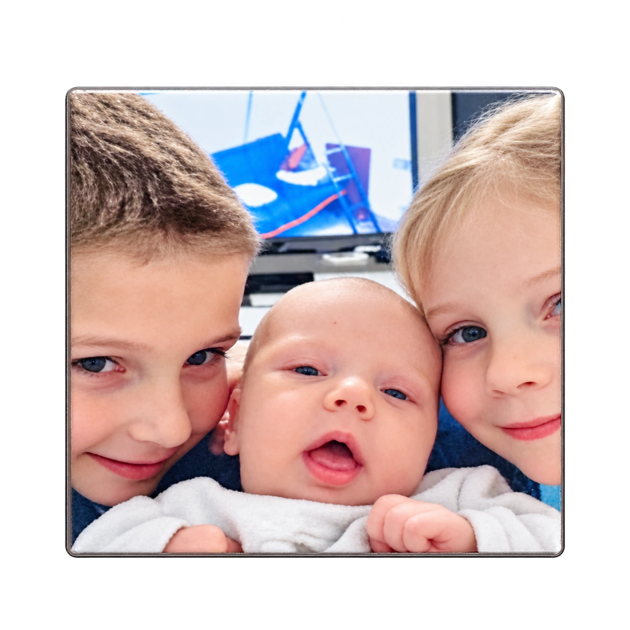 Magnet photo carré avec trois enfants détouré